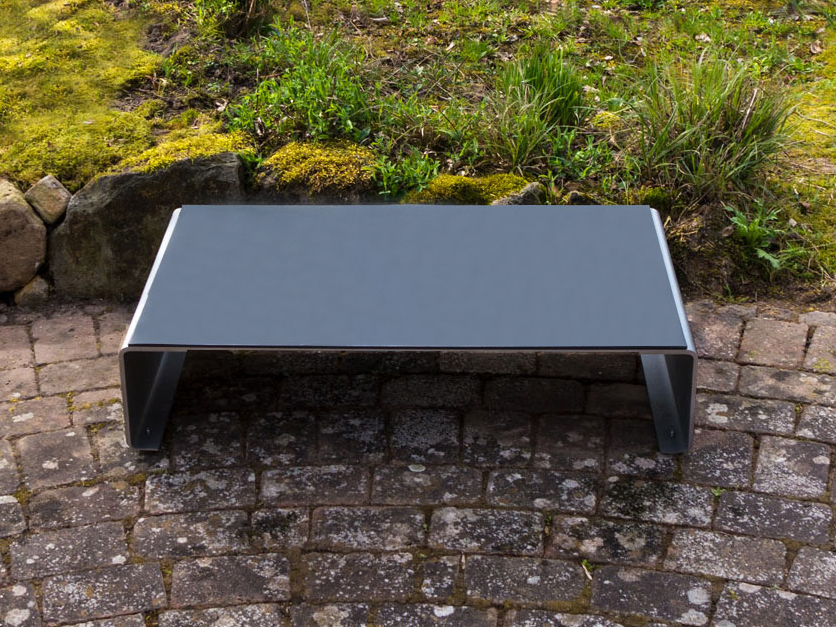 eine Schutzmatte zwischen Stahl und Glas eine Schutzmatte zwischen Stahl und Glas